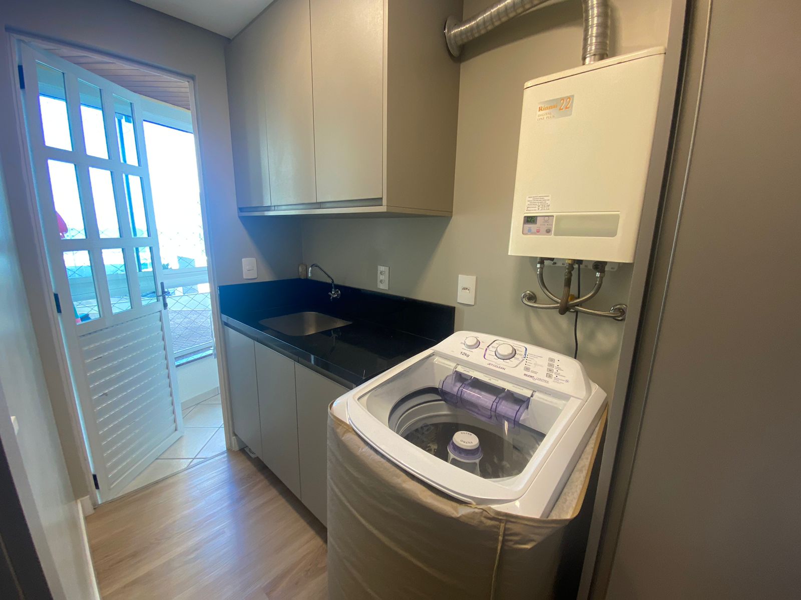 WhatsApp Image 2025-12-06 at 17.21.12 (12).jpeg