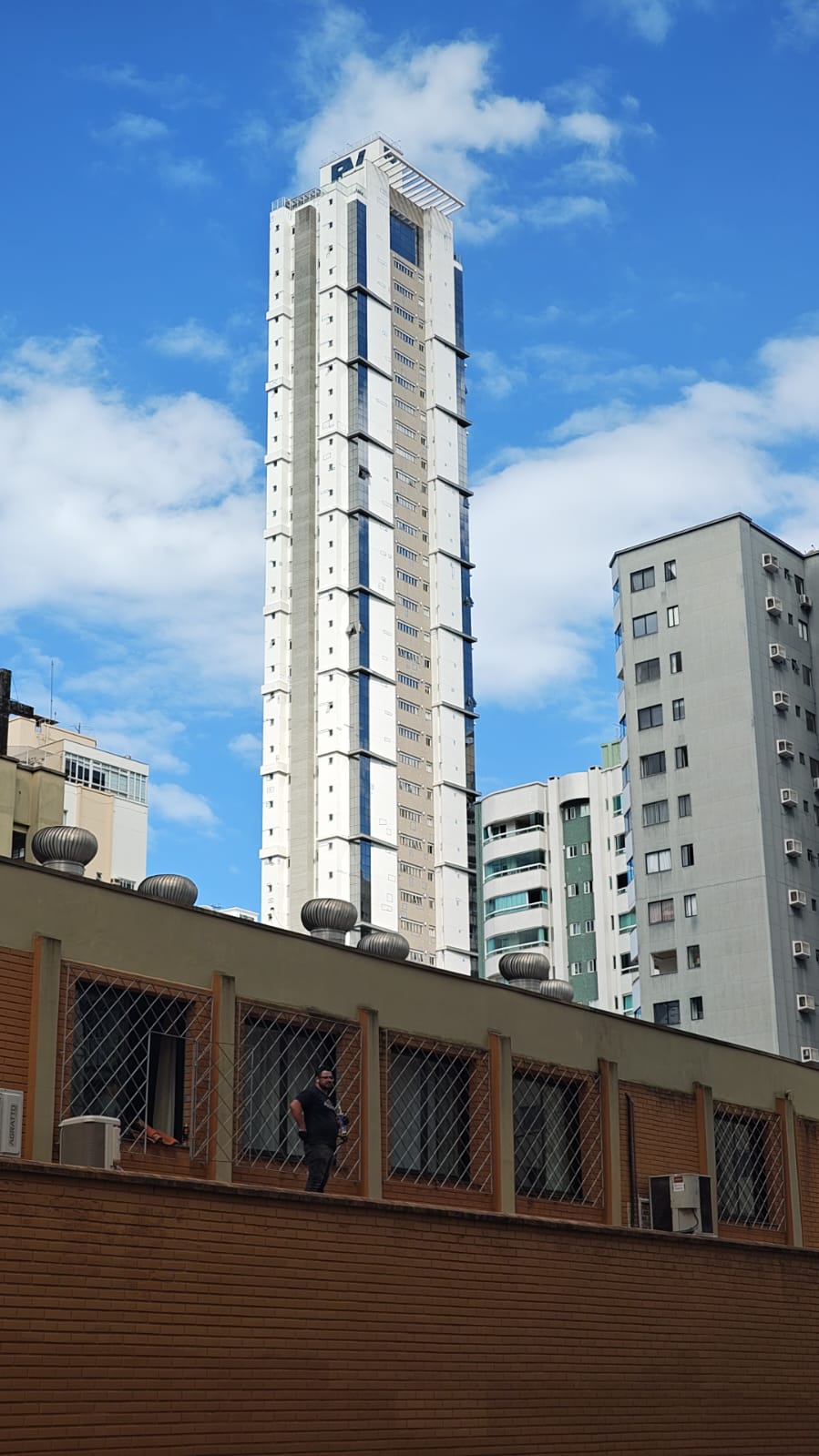 foto predio bc 2 0711.jpg